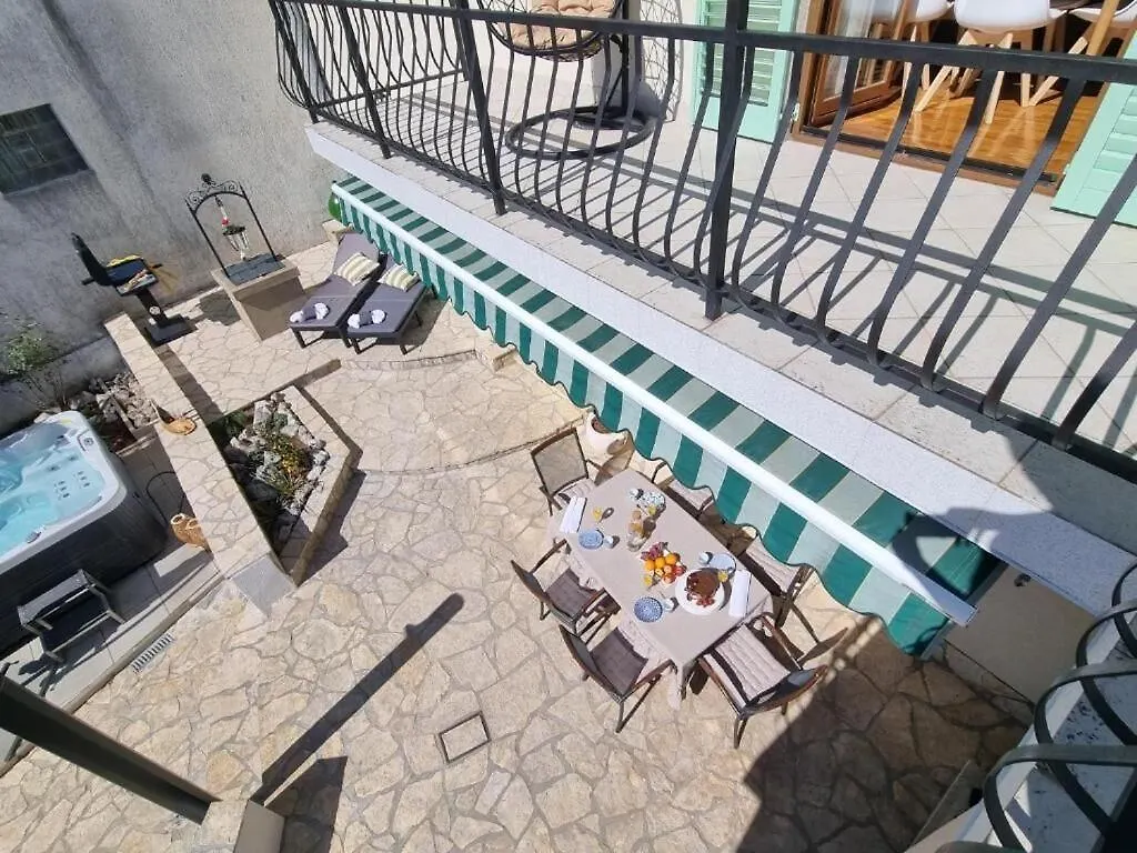 Villa House Ivona Crikvenica 0*,